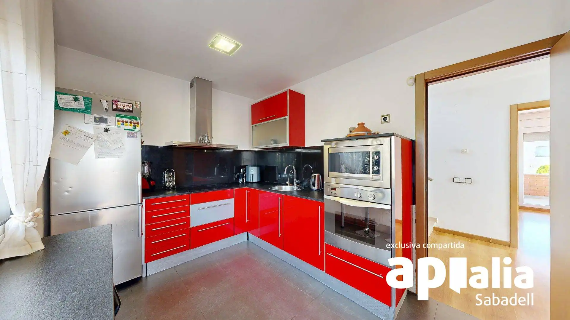 Küche von Haus oder Chalet zum Verkauf in Barberà del Vallès mit Heizung, Privatgarten und Parkett