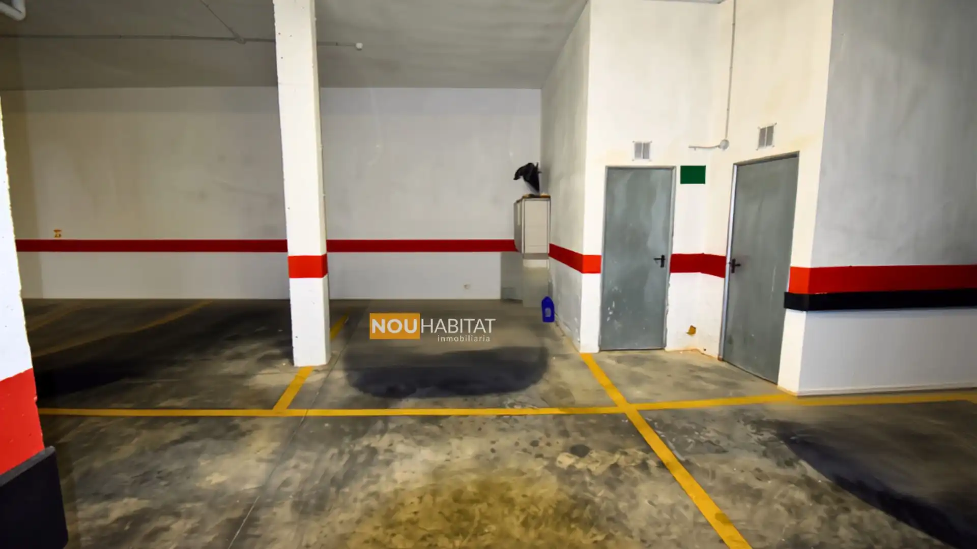 Parking de Planta baja en venta en Montserrat con Terraza