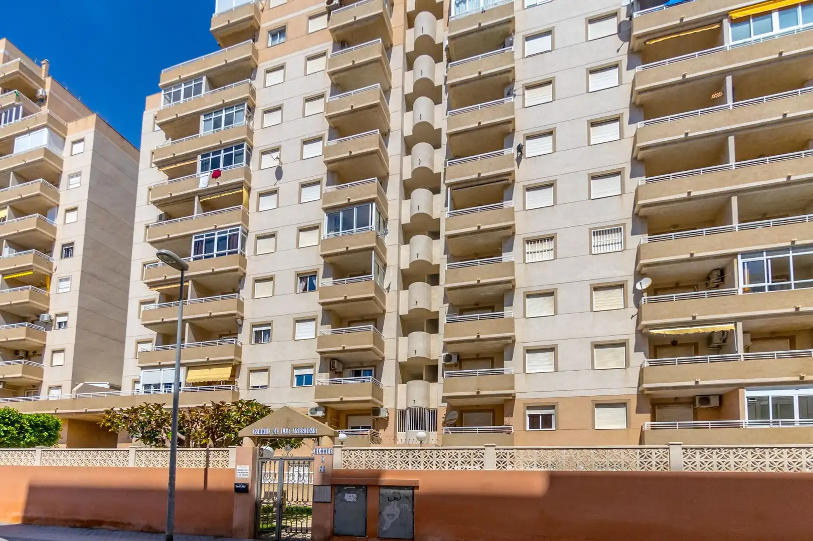 Vista exterior de Pis en venda en Torrevieja amb Aire condicionat, Calefacció i Terrassa