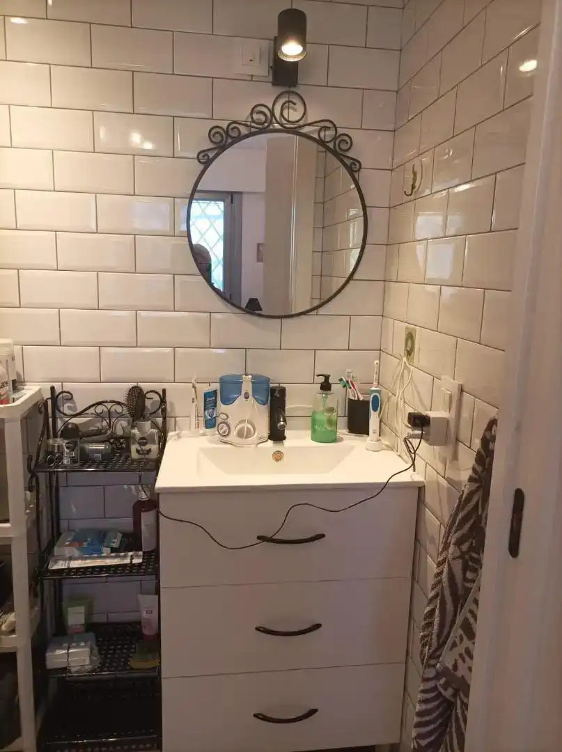 Badezimmer von Wohnung zur Miete in Oleiros mit Balkon