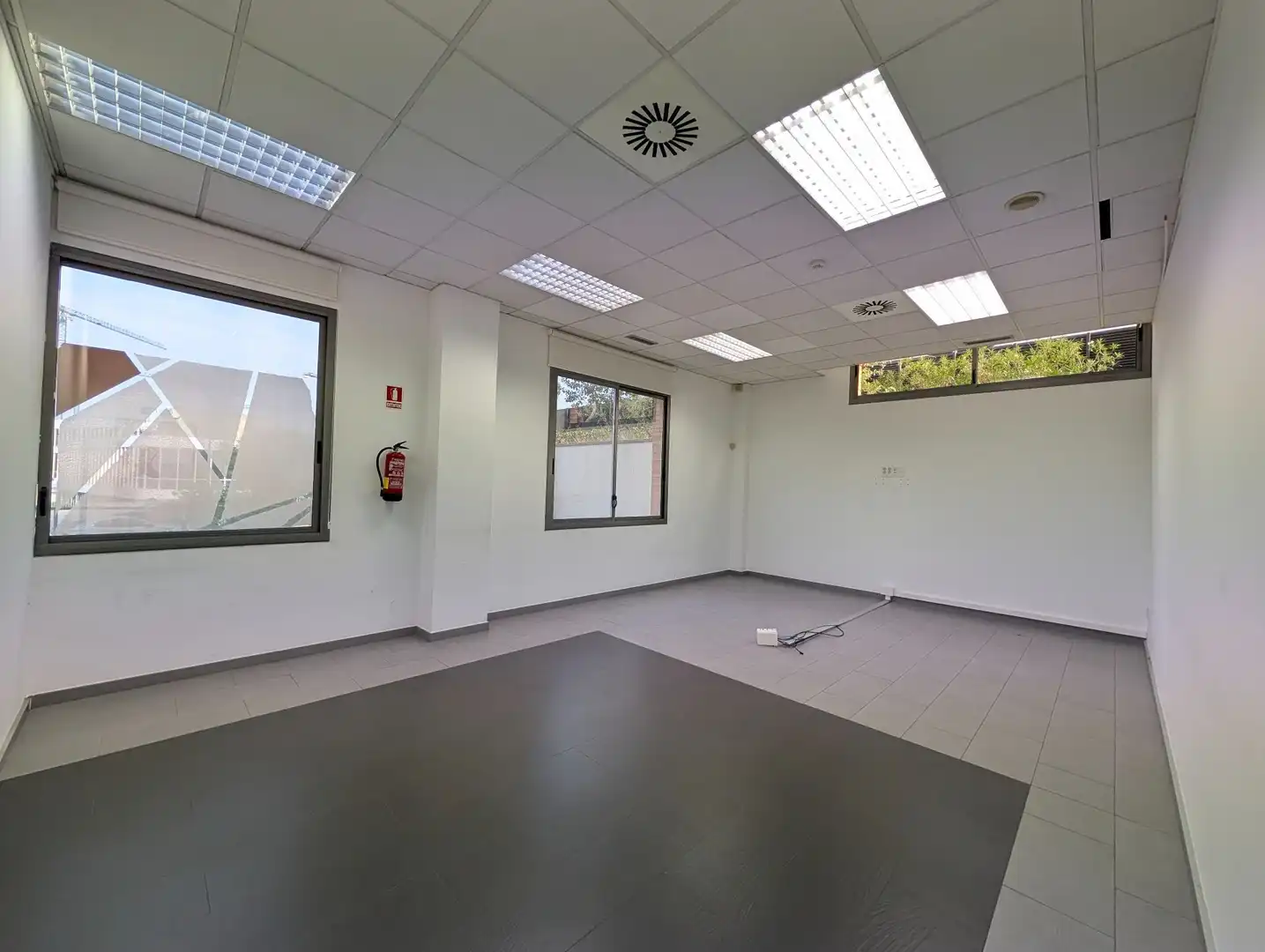 Oficina de lloguer en Sant Just Desvern amb Aire condicionat i Calefacció