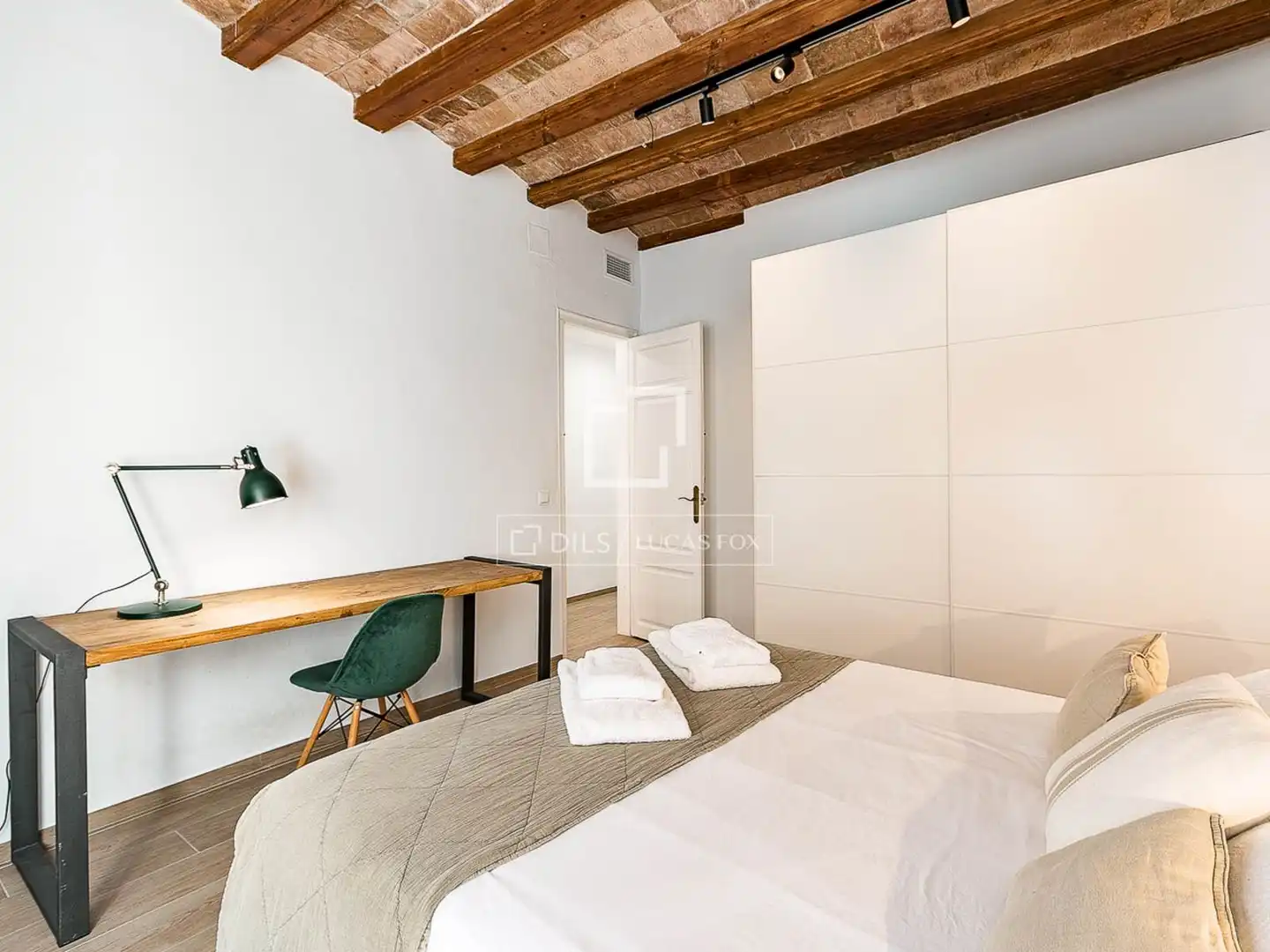 Bedroom of Flat for sale in Barcelona  with Air Conditioner, Heating and Furnished
