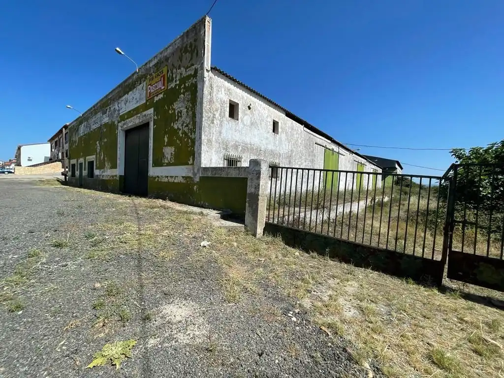 Exterior view of Industrial buildings for sale in Galisteo