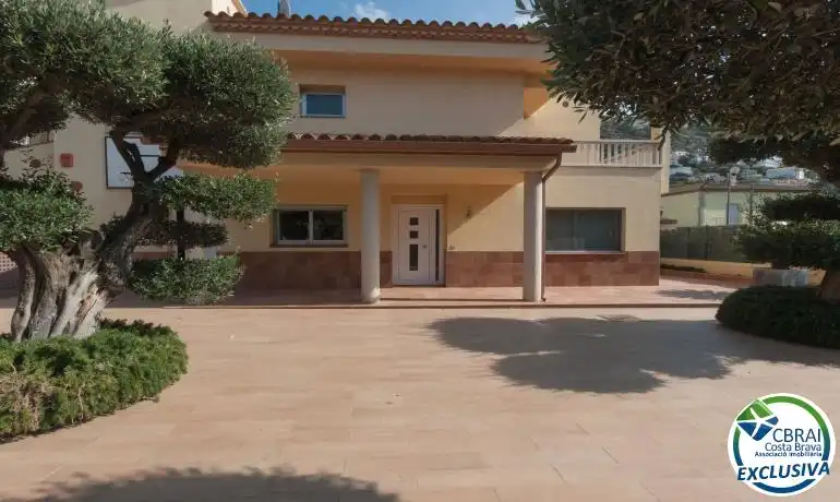 Vista exterior de Casa o chalet en venta en Roses con Aire acondicionado, Calefacción y Jardín privado