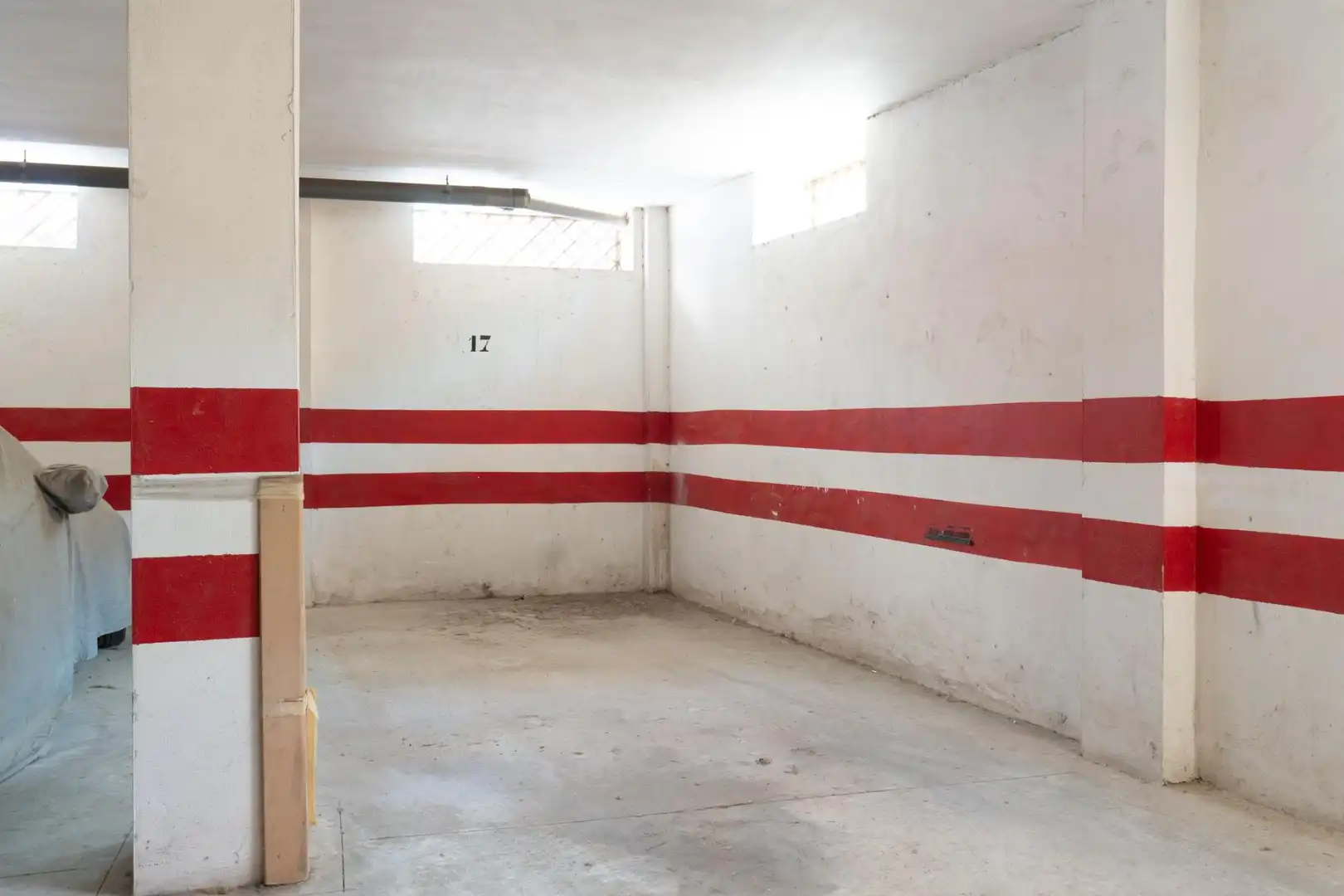 Parking de Piso en venta en Motril con Trastero y Balcón