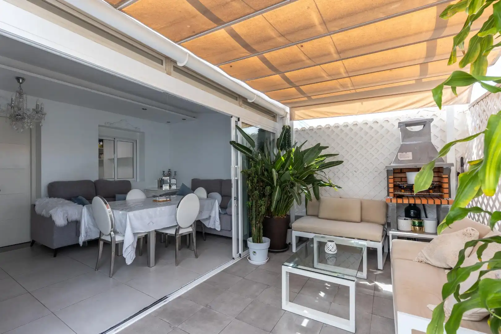 Bungalow con piscina en venta en Zona Carrefour - Urbanizaciones, imagen 4
