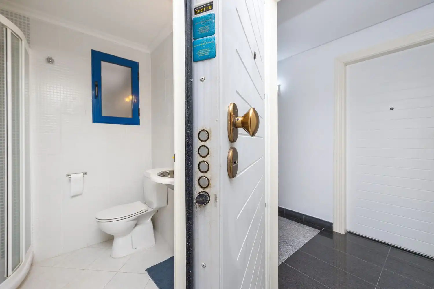 Baño de Piso en venta en Orihuela con Aire acondicionado, Calefacción y Amueblado