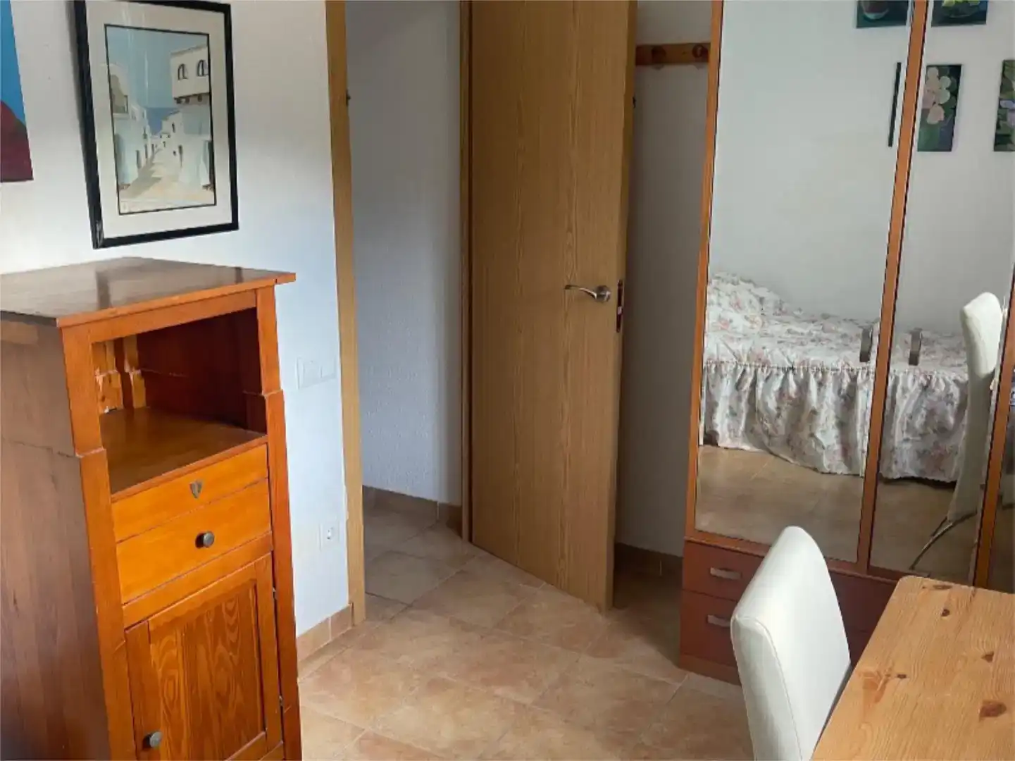 Habitación de Casa o chalet para compartir en Canyelles con Jardín privado y Amueblado