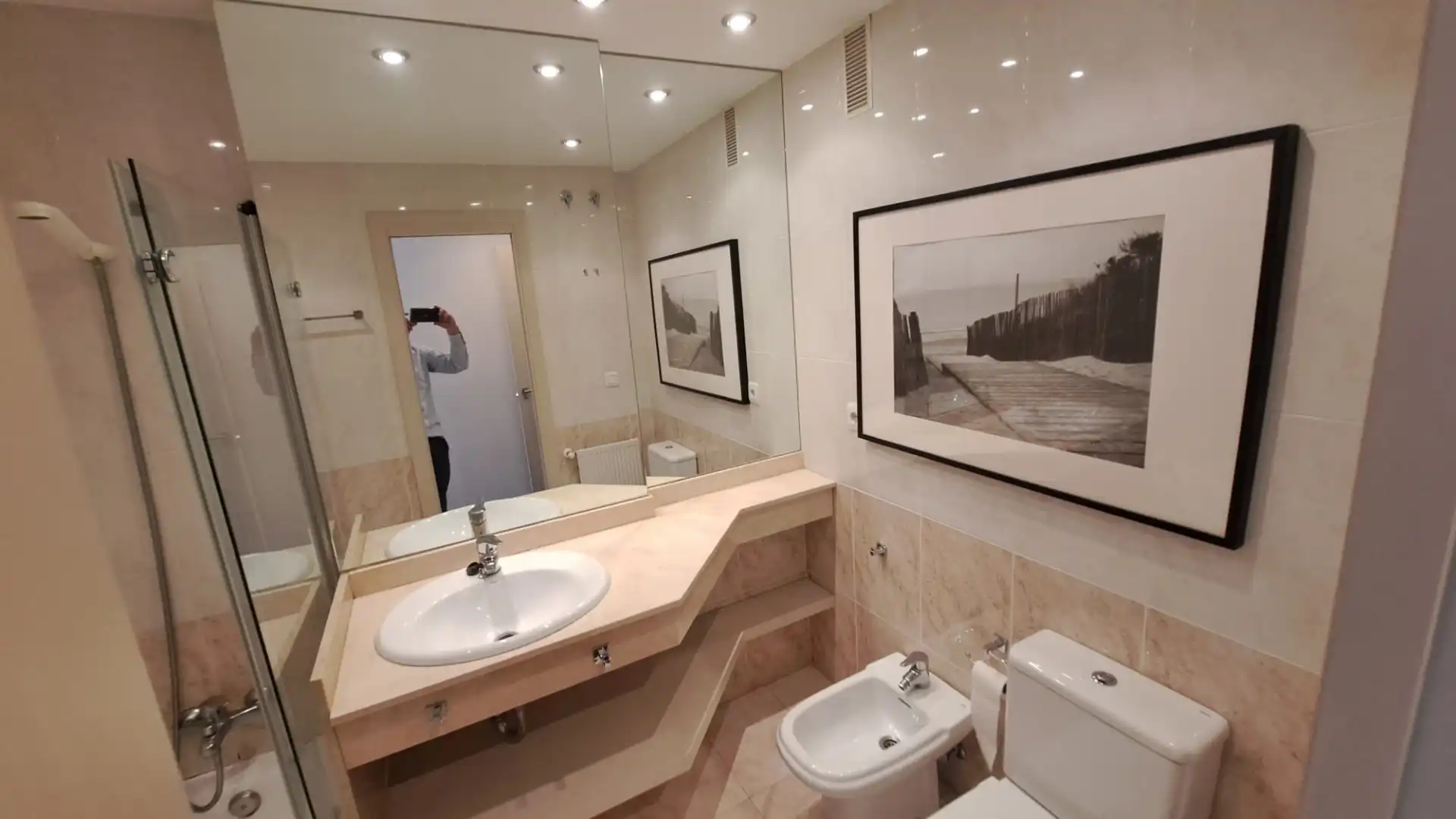 Bathroom of Flat for sale in Bilbao   with Heating, Storage room and Balcony