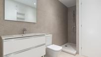 Bathroom of Flat for sale in  Barcelona Capital  with Air Conditioner, Terrace and Balcony