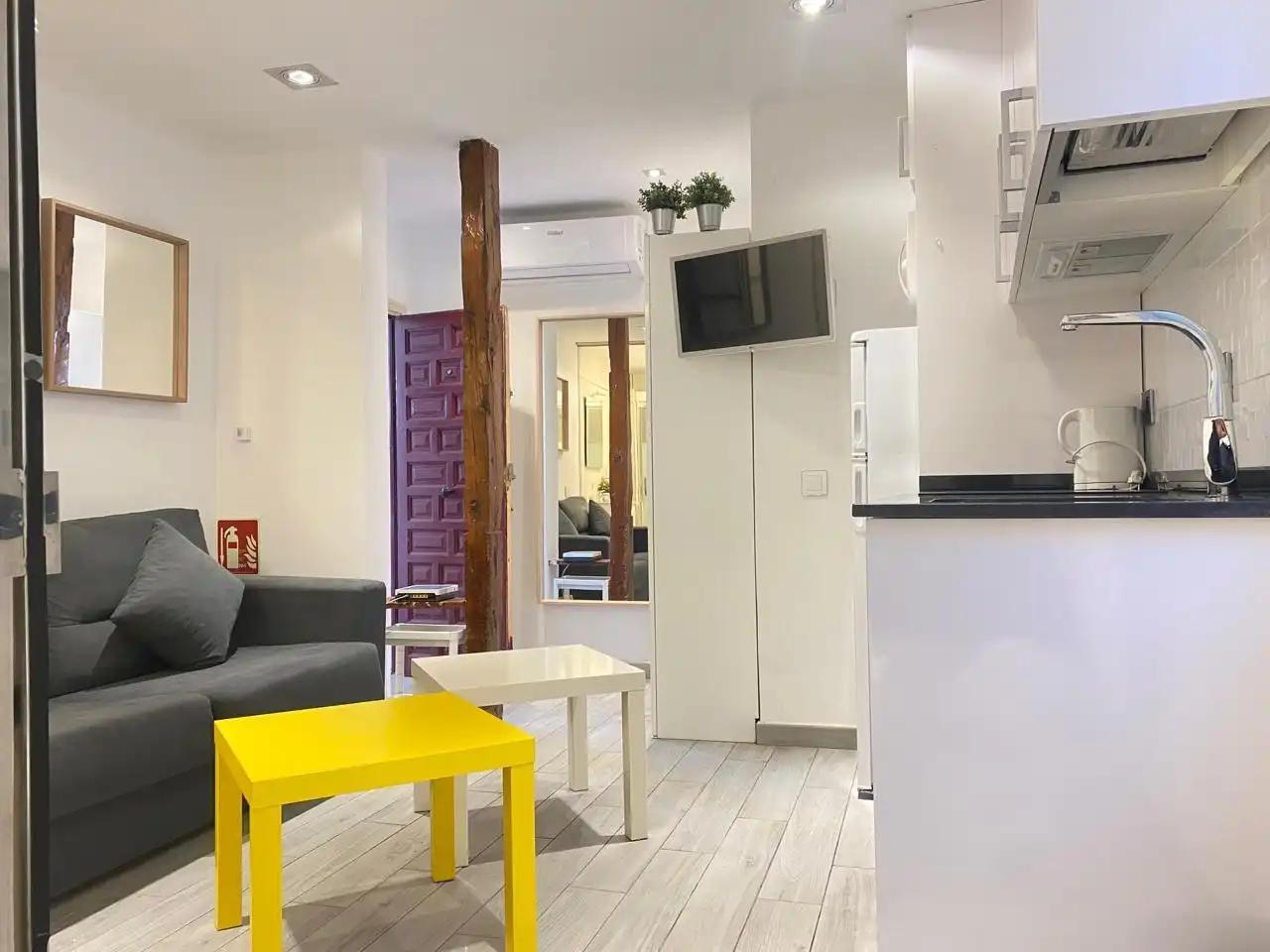 Sala d'estar de Pis de lloguer en  Madrid Capital amb Aire condicionat, Calefacció i Moblat