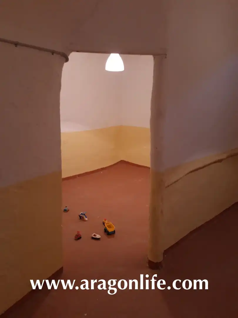 Houses for sale in Fabara  with Storage room, Furnished and Oven