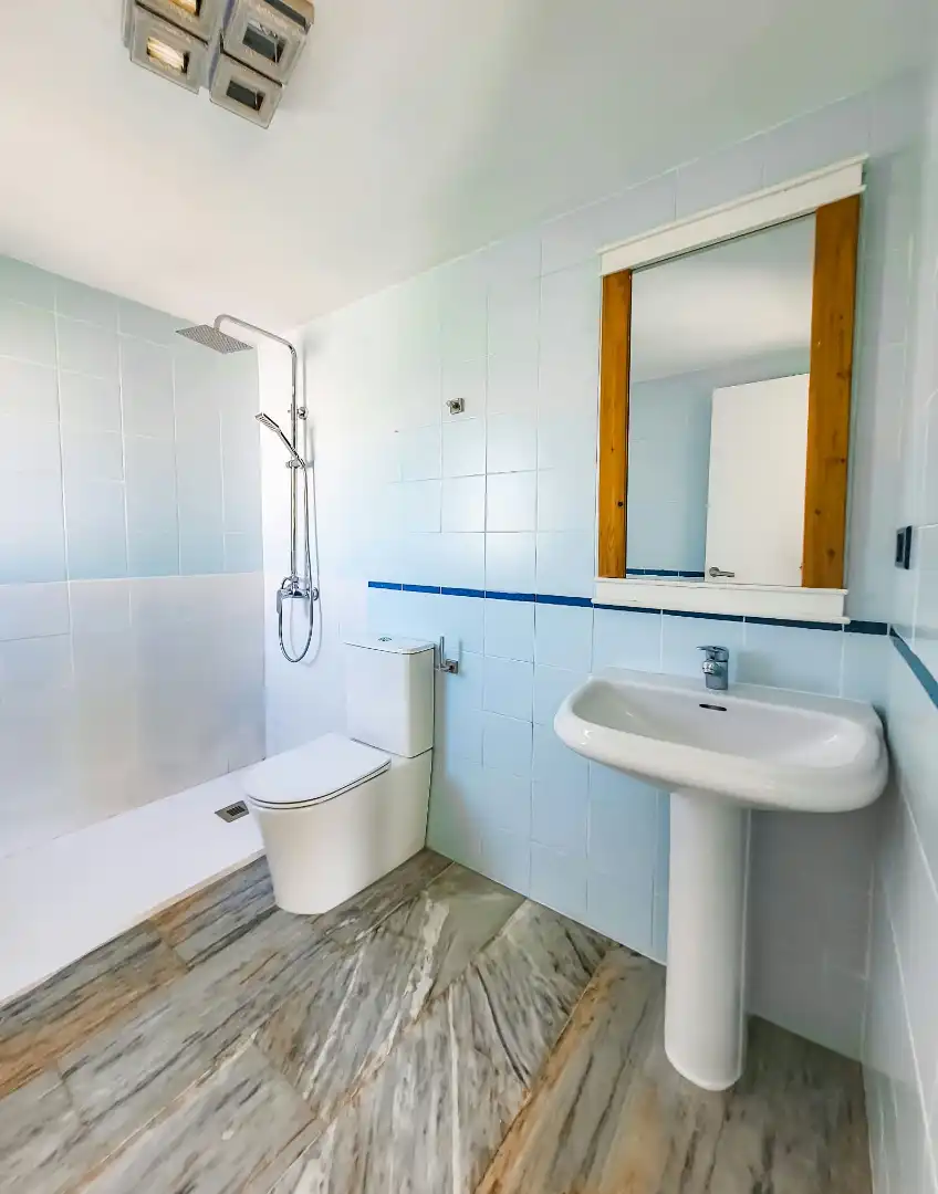 Bathroom of Houses for sale in Islantilla  with Private garden, Parquet flooring and Terrace