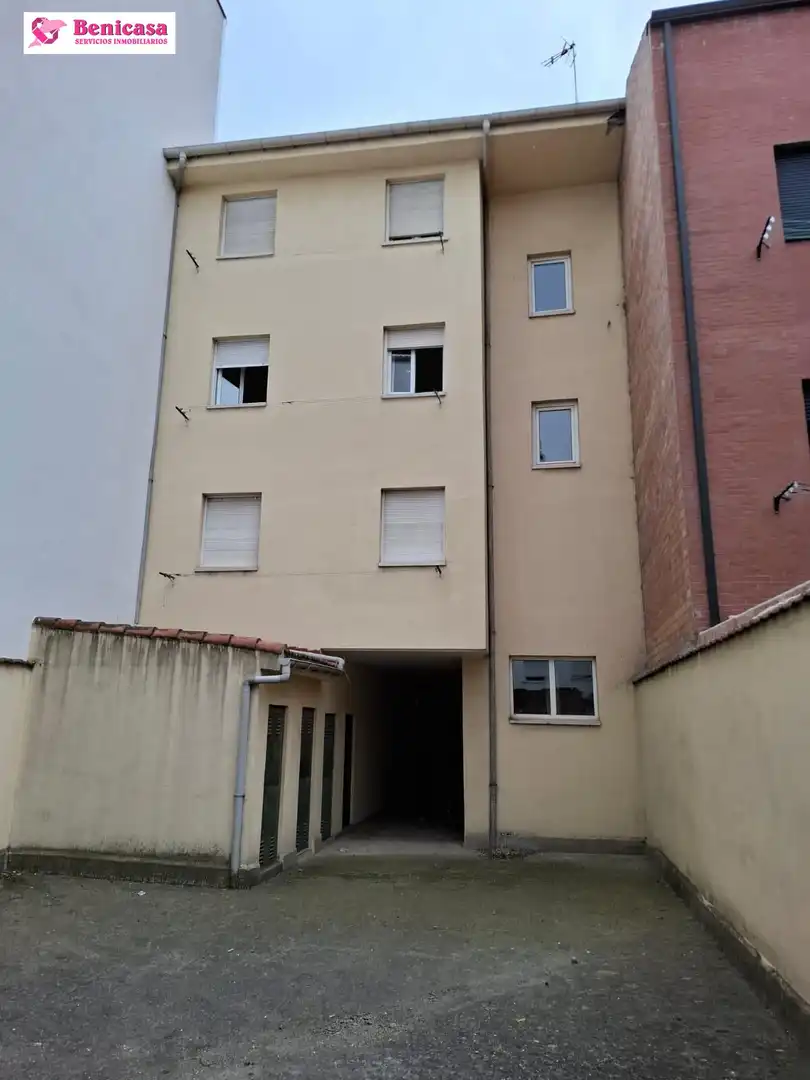 Vista exterior de Pis en venda en Delicias