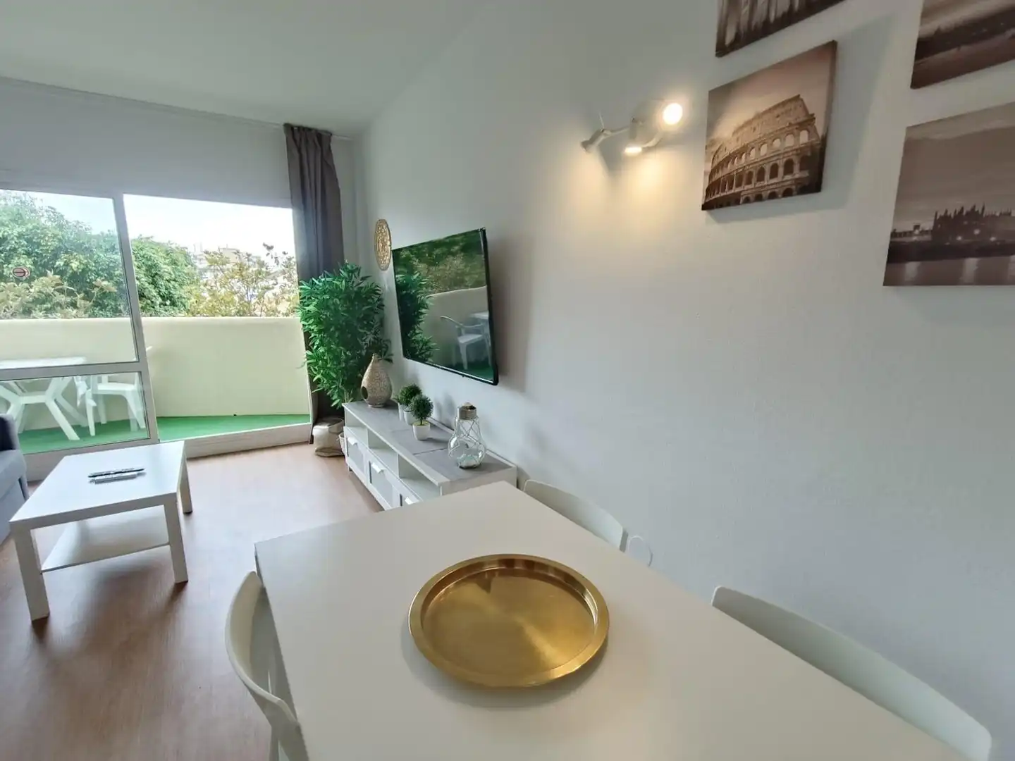 Menjador de Apartament en venda en Benalmádena amb Aire condicionat, Jardí privat i Terrassa