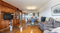 Sala d'estar de Pis en venda en Terrassa amb Calefacció, Parquet i Balcó