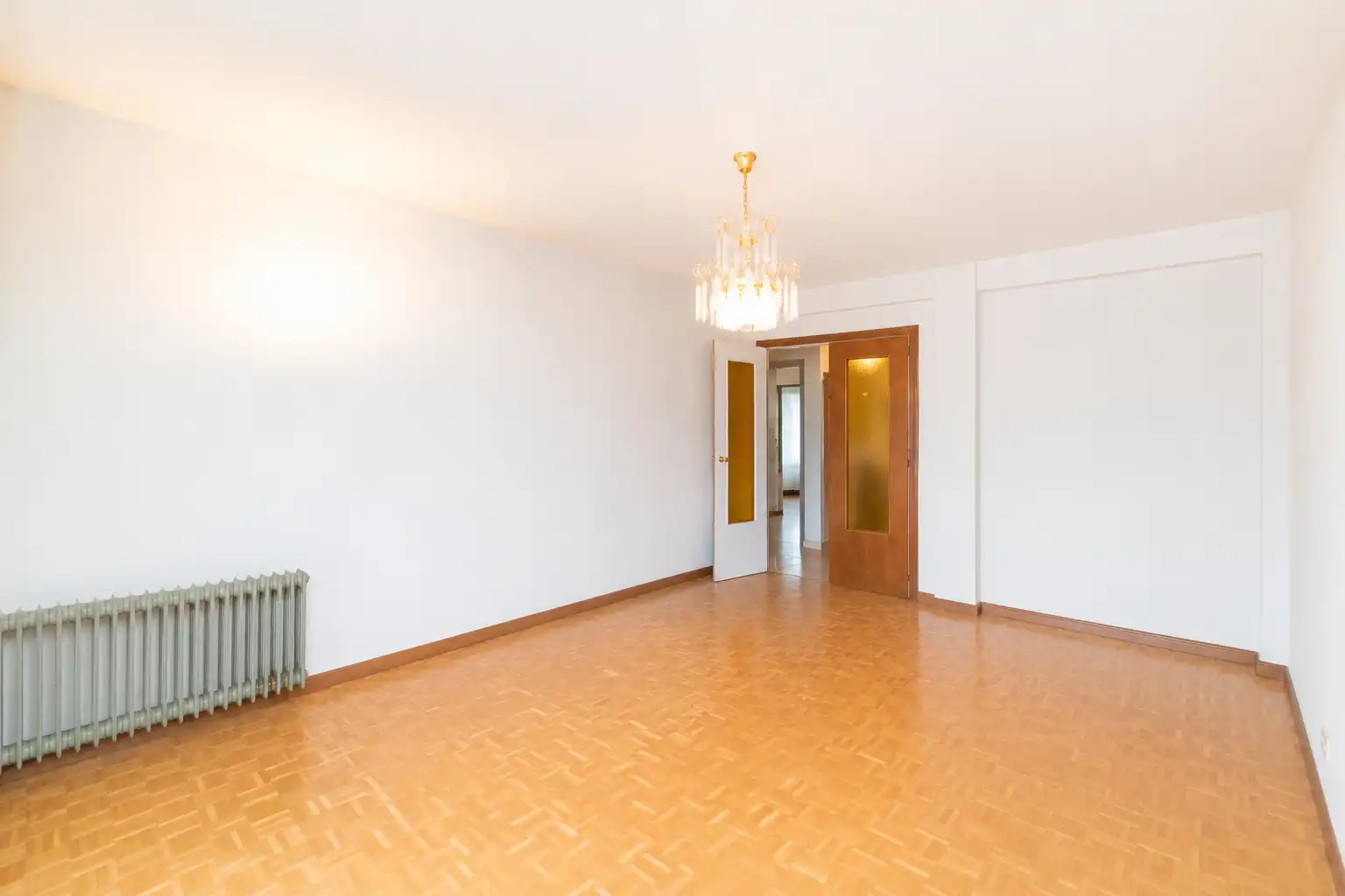 Living room of Flat for sale in Pozuelo de Alarcón  with Heating, Terrace and Furnished
