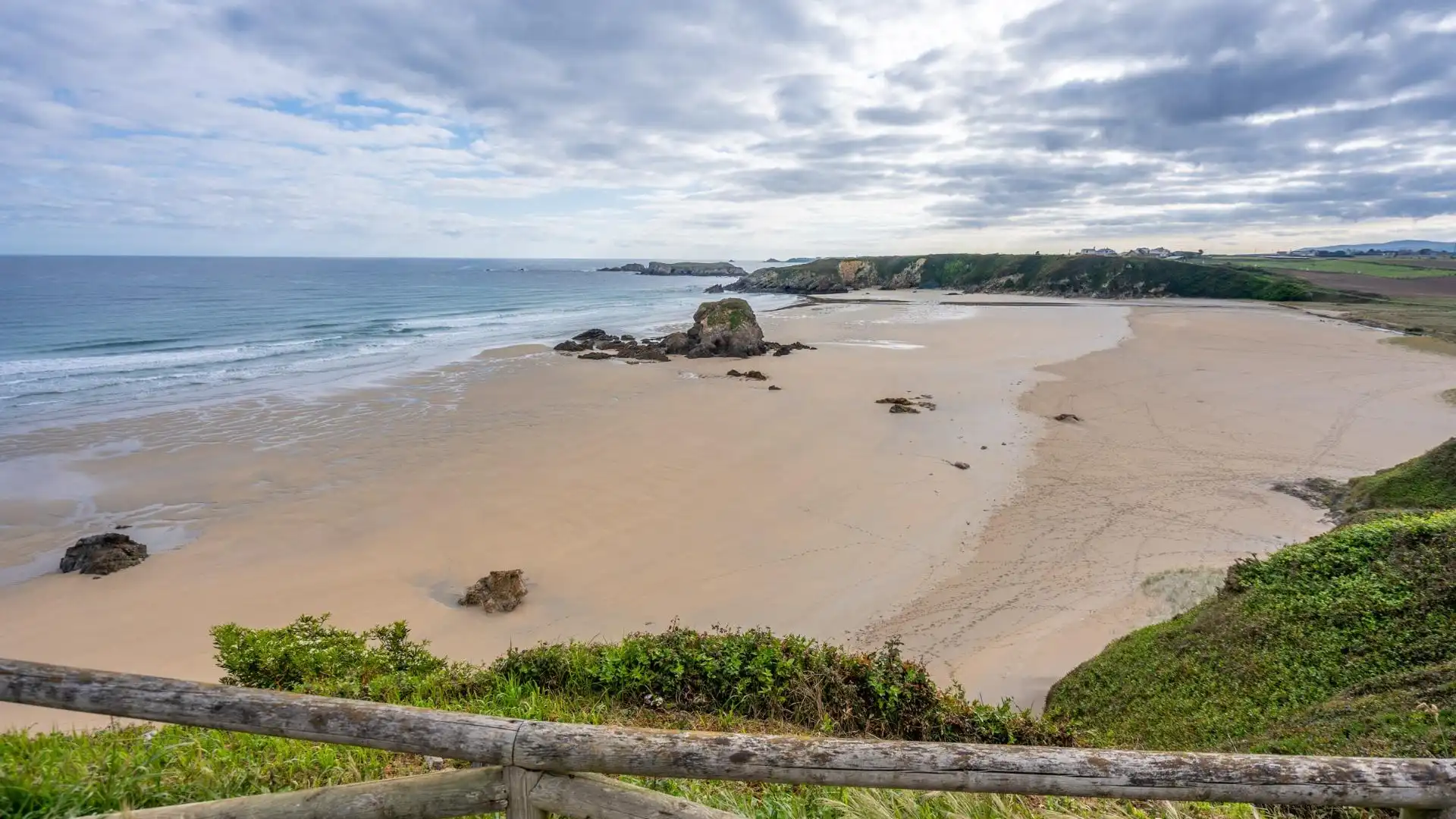 Vista exterior de Casa o chalet en venta en Castropol con Jardín privado, Terraza y Trastero