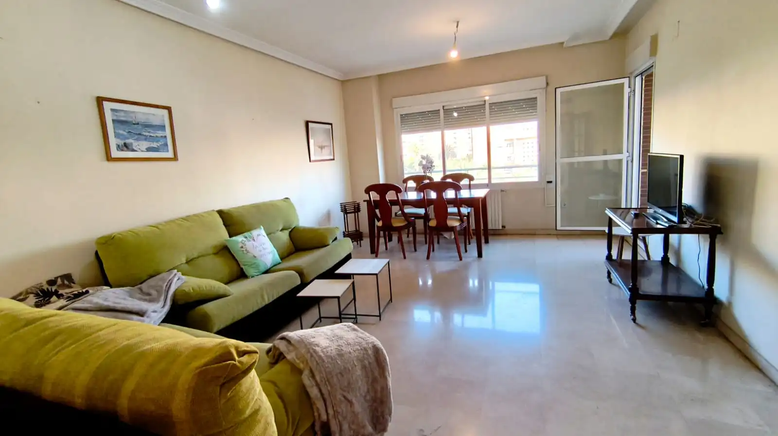 Piso con balcón en venta en Avenida Sinforiano Madroñero 2, imagen 2