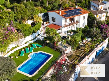 Casa con balcón en venta en Serra Brava