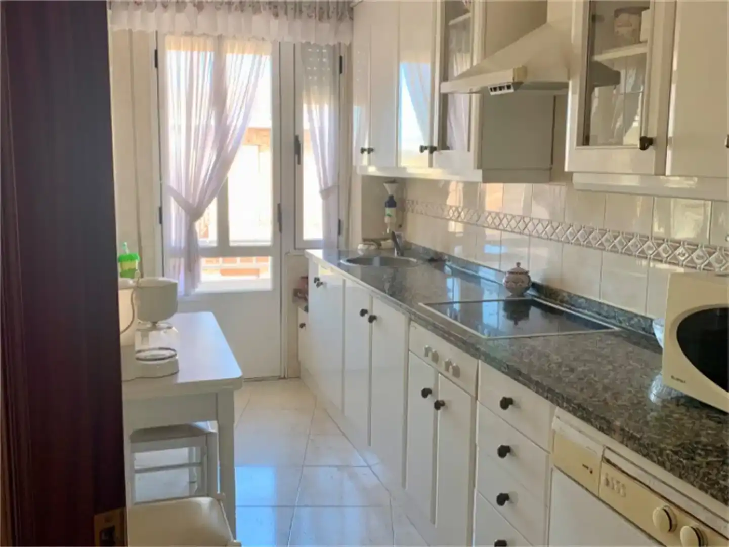 Cocina de Piso en venta en Villaquejida con Trastero, Amueblado y Balcón