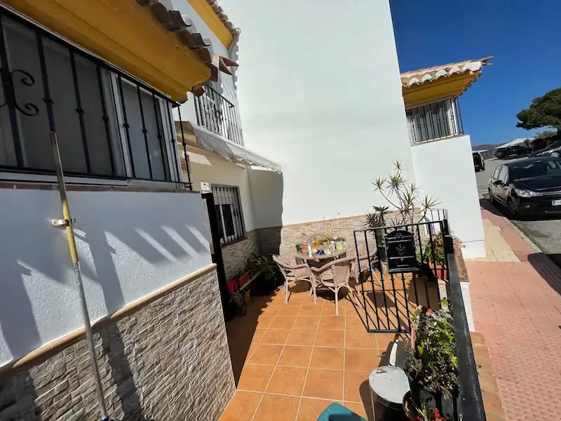 Terrasse von Einfamilien-Reihenhaus zur Miete in Vélez-Málaga mit Klimaanlage, Möbliert und Gemeinschaftspool