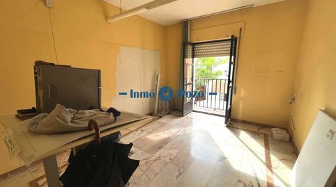 AMPLIO PISO EN PLENO CENTRO DE LA CIUDAD  4 HABITACIONES Y 2 PATIOS