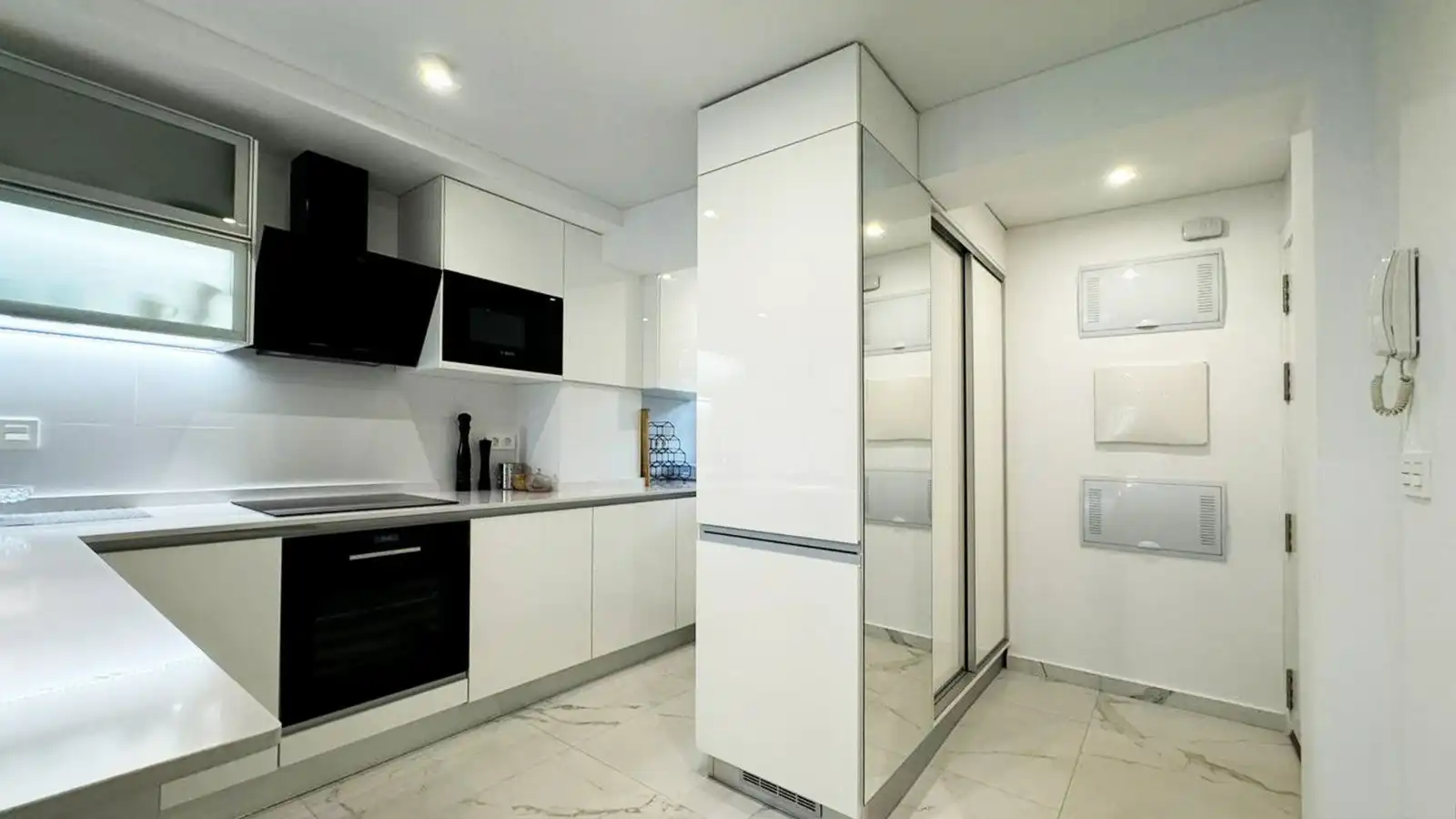 Cocina de Apartamento en venta en Elche / Elx con Aire acondicionado, Terraza y Amueblado