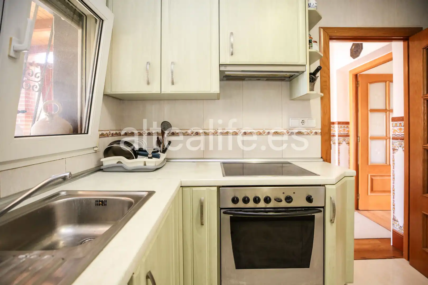 Cuina de Casa o xalet en venda en La Nucia amb Aire condicionat, Jardí privat i Terrassa