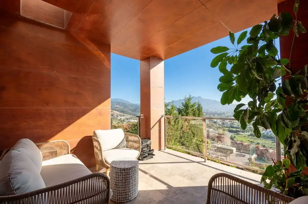 Habitatge amb piscina en venda a Benahavís pueblo