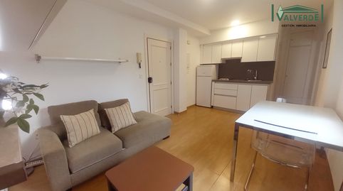 Foto 3 de Apartamento de alquiler en Plaza de la Trinidad, Centro - Sagrario, Granada Capital