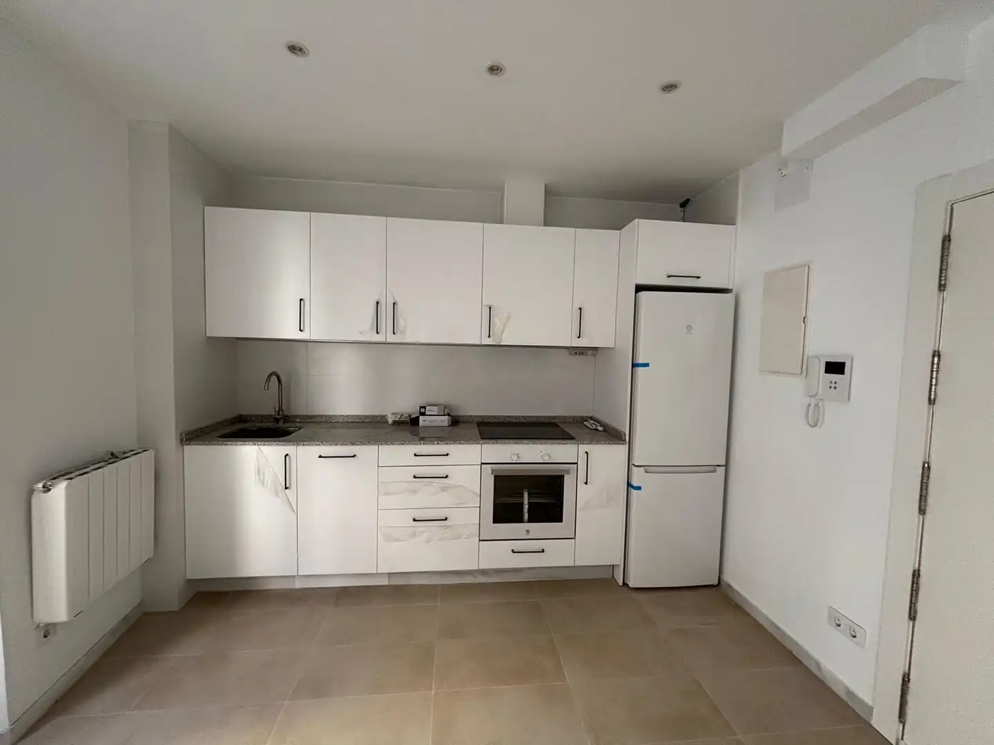 Apartamento con terraza en alquiler en Calle de Alfonso I 39, imagen 2