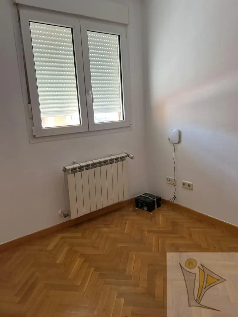 Schlafzimmer von Wohnung zum Verkauf in Madrid