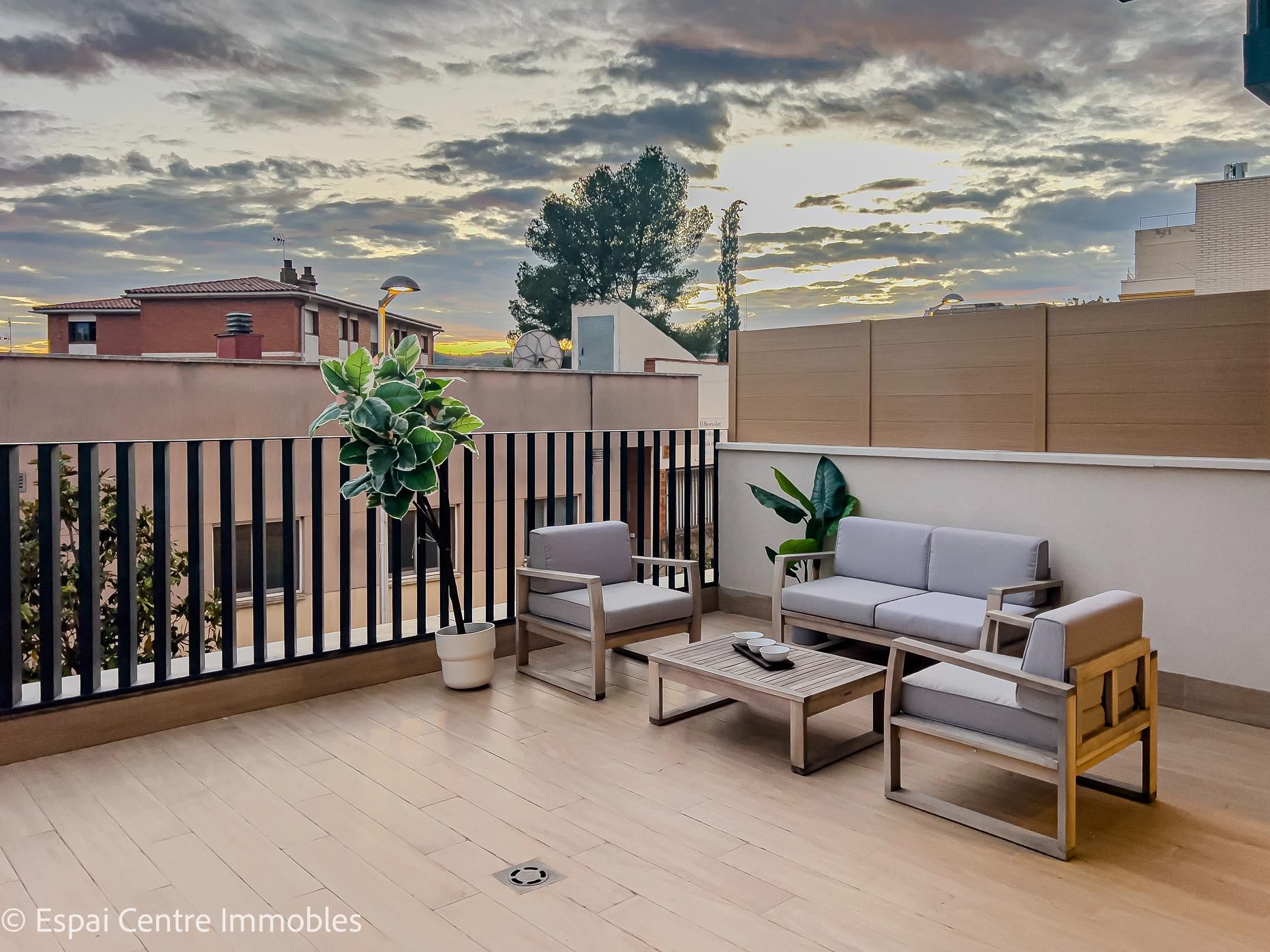 Terrassa de Planta baixa en venda en Vallirana amb Aire condicionat, Calefacció i Parquet