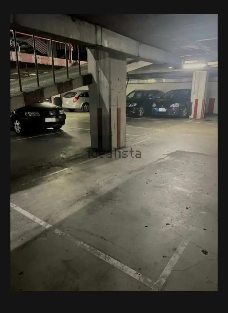 Parkplatz von Garage zum Verkauf in Ferrol