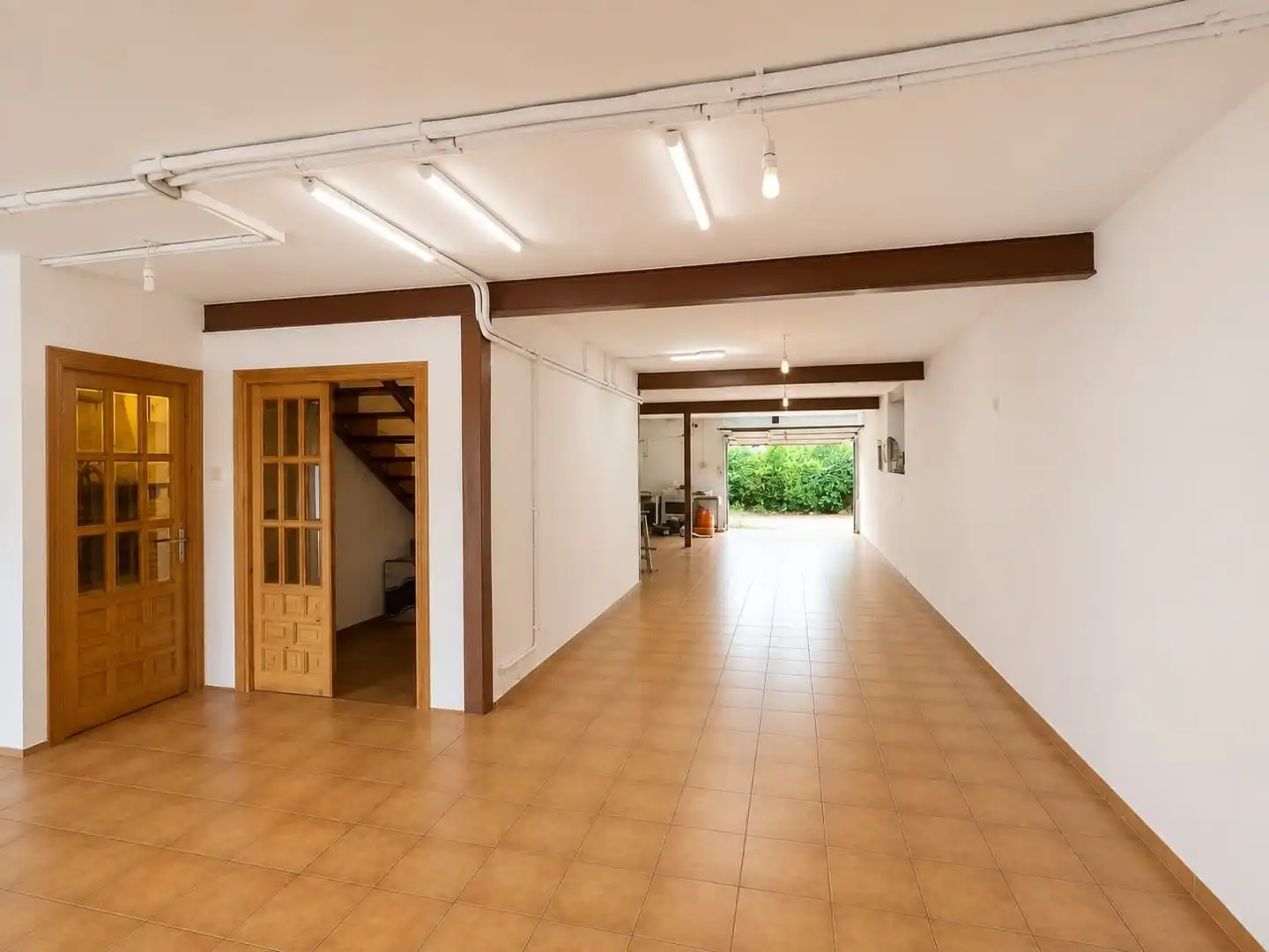 Finca rústica en venta en Valle de Losa con Jardín privado, Amueblado y Alarma