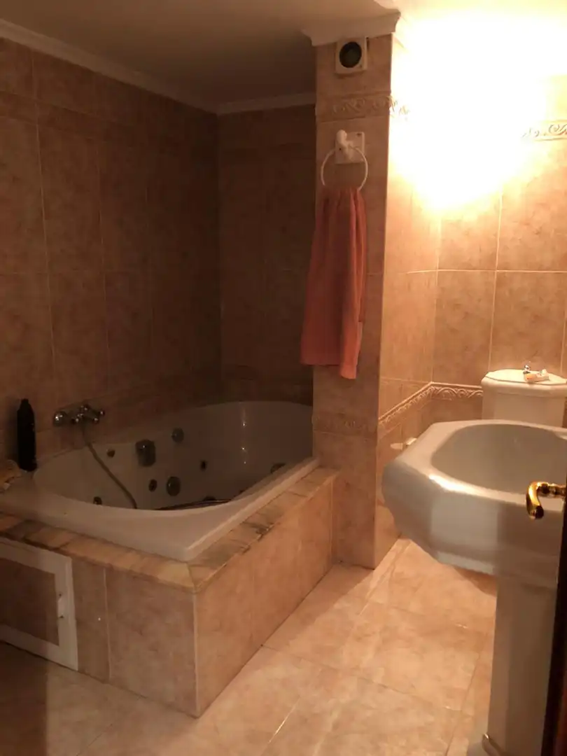 Baño de Piso en venta en Lugo con Terraza, Trastero y Amueblado