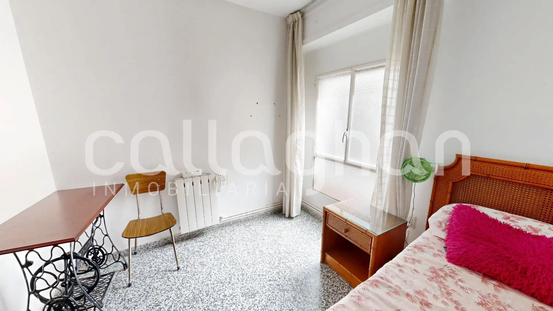 Habitación de Piso en venta en Catarroja con Calefacción y Balcón