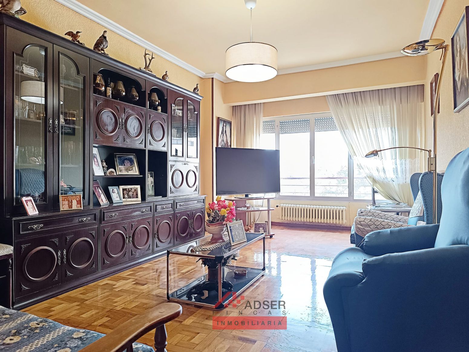 Sala d'estar de Pis en venda en  Logroño amb Calefacció, Parquet i Terrassa