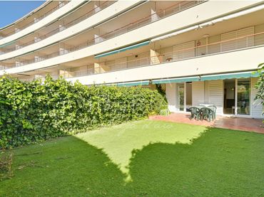 Baixos amb jardí en venda a Calle Conrad Vilar