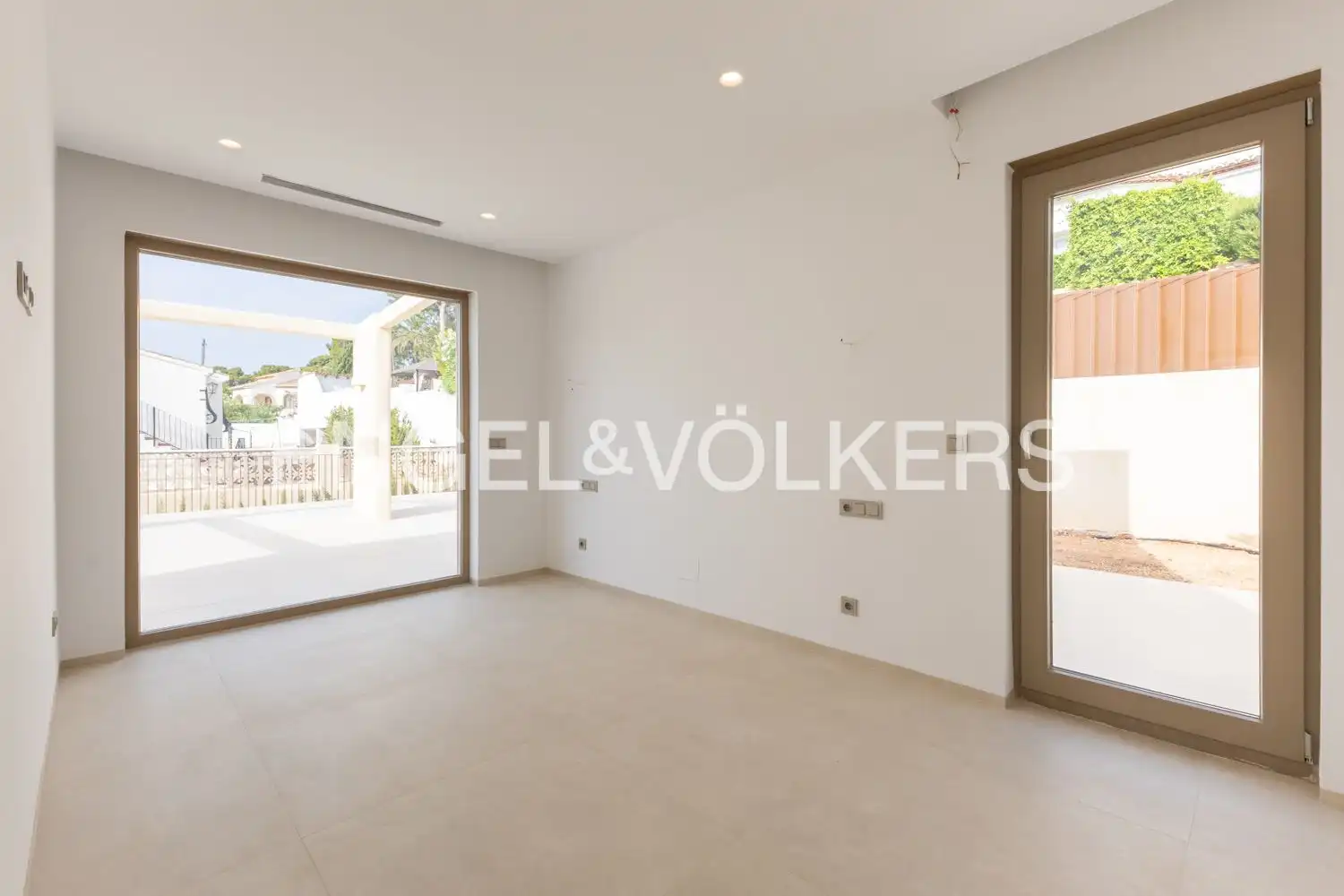 Houses for sale in Jávea / Xàbia  with Air Conditioner, Heating and Private garden