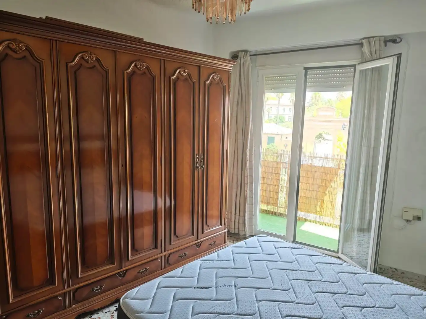 Habitación de Piso en venta en Granada con Balcón