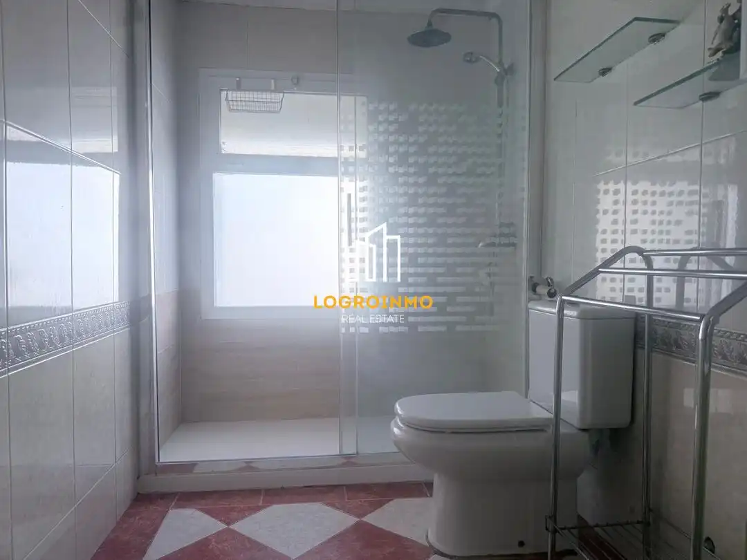 Bathroom of Flat for sale in  Logroño  with Heating, Parquet flooring and Terrace