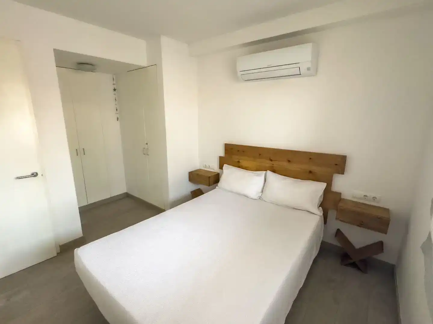 Habitación de Piso de alquiler en Cadaqués con Aire acondicionado, Jardín privado y Parquet
