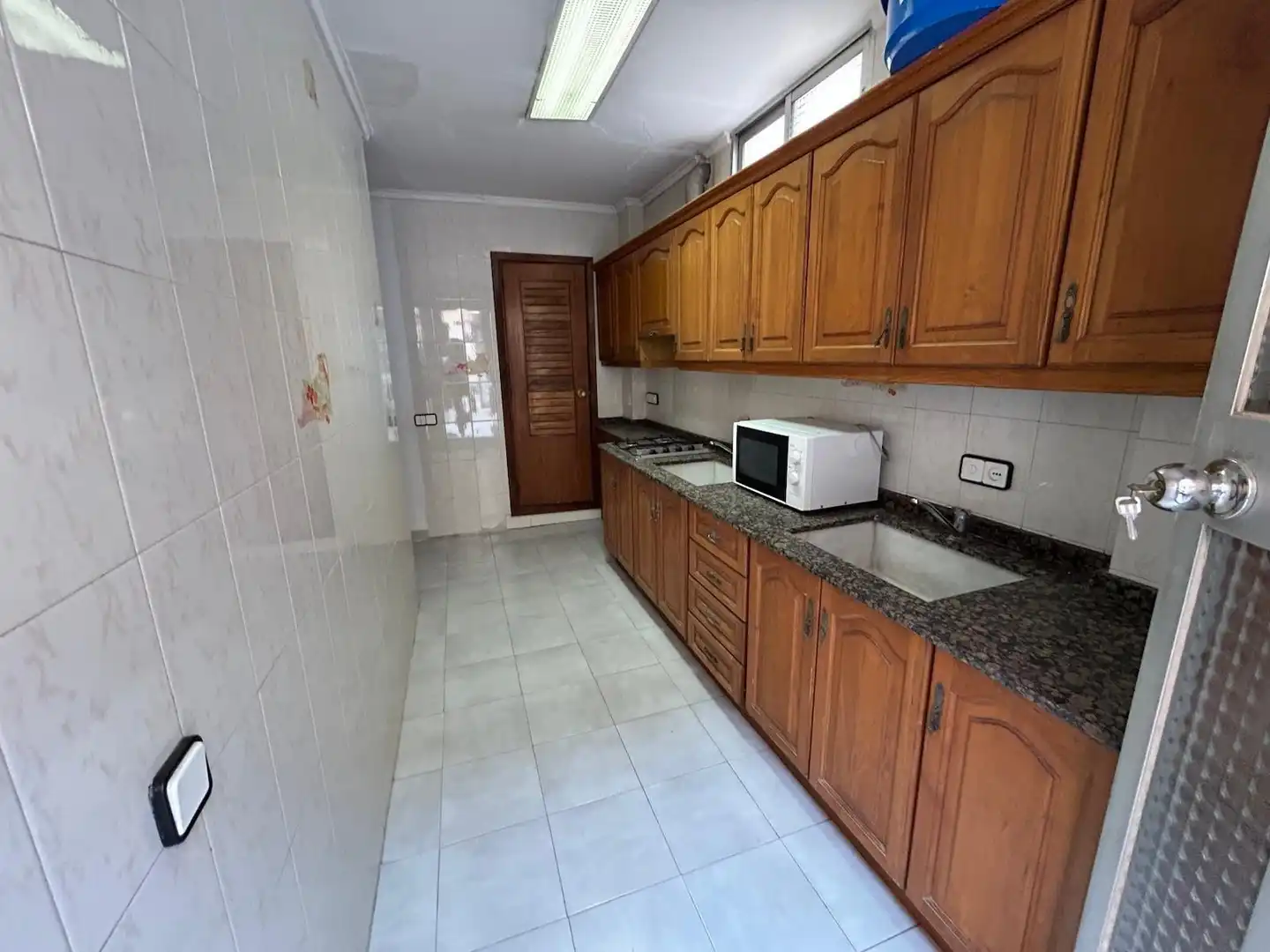 Kitchen of Flat for sale in Valencia  with Air Conditioner, Terrace and Balcony