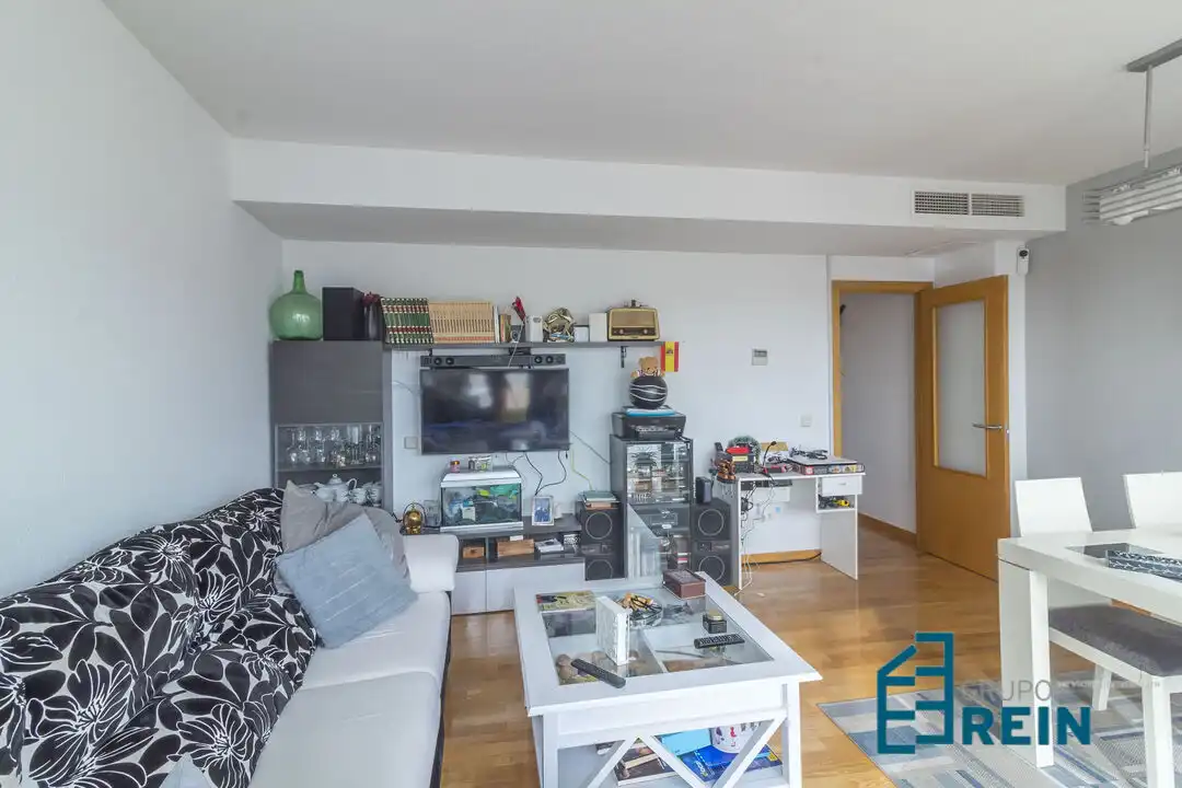 Living room of Flat for sale in Recas  with Air Conditioner, Heating and Alarm