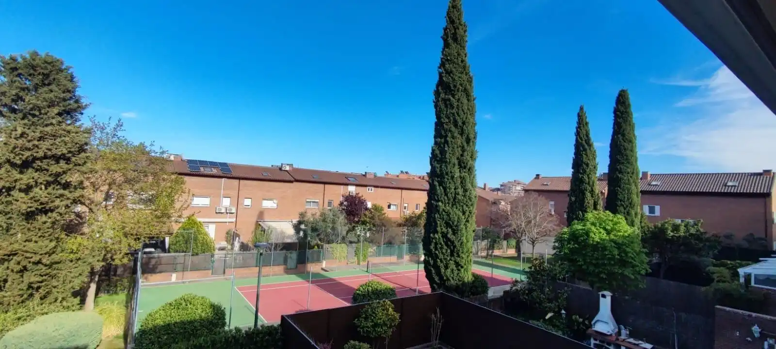 Jardín de Casa adosada en venta en Tres Cantos con Calefacción, Jardín privado y Parquet