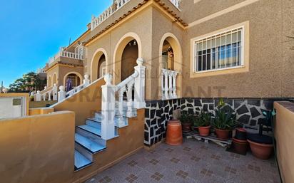 Vista exterior de Casa o xalet en venda en Santa Pola amb Aire condicionat, Calefacció i Jardí privat