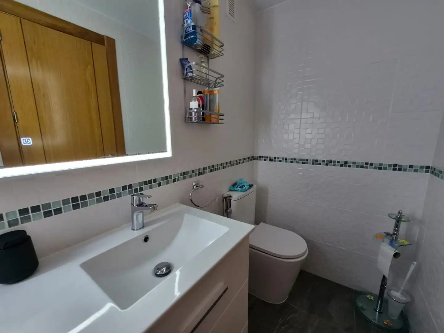 Badezimmer von Wohnung zur Miete in Águilas mit Klimaanlage und Balkon