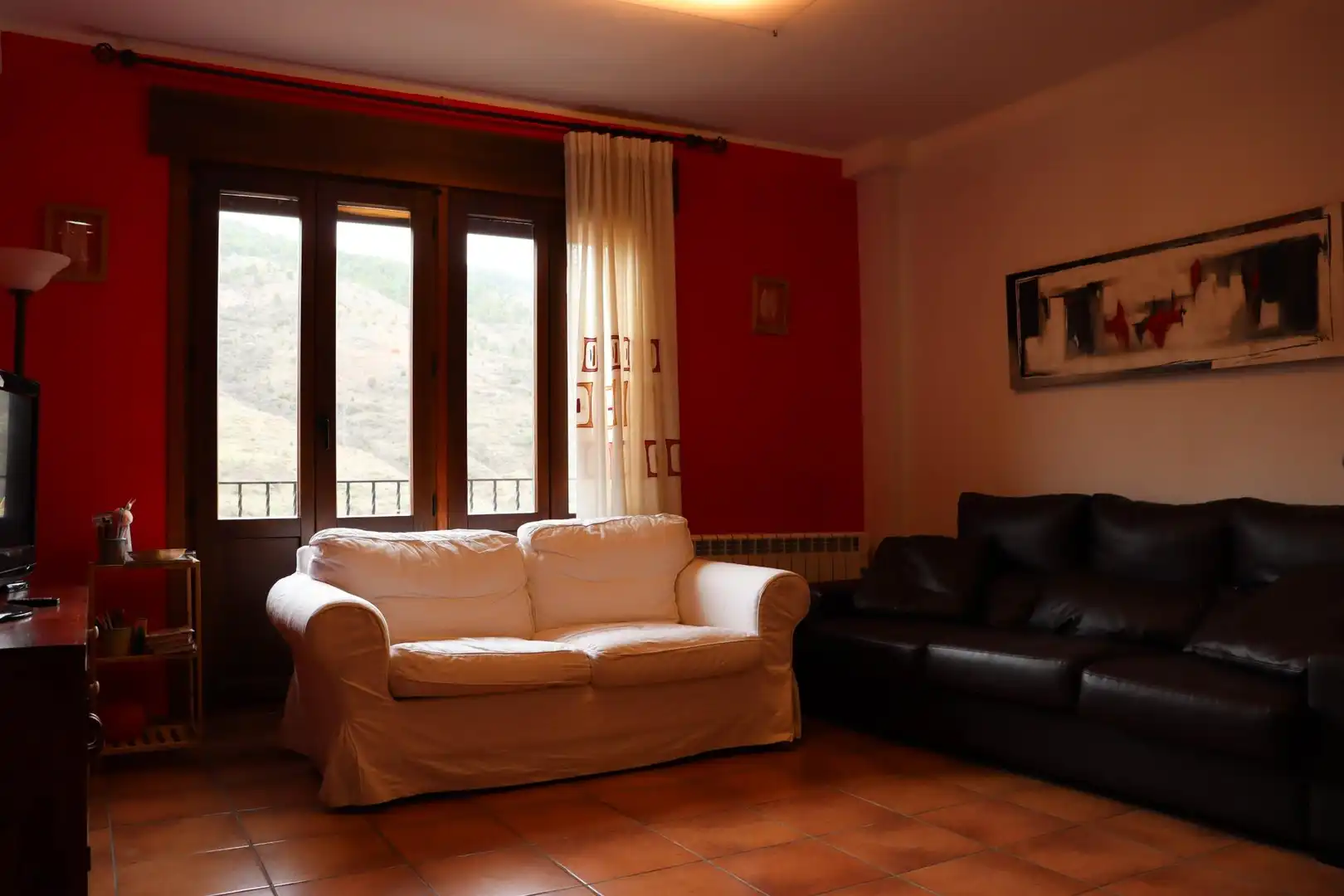 Sala de estar de Piso en venta en Camarena de la Sierra con Calefacción, Trastero y Amueblado